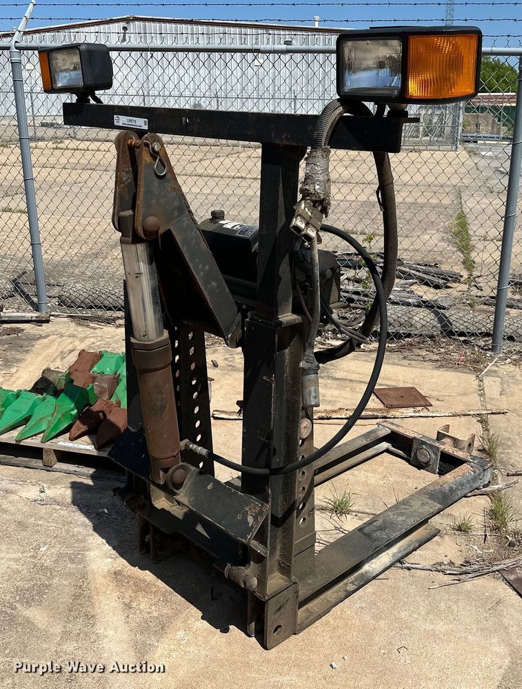 image for item LR9710 Snow plow mount