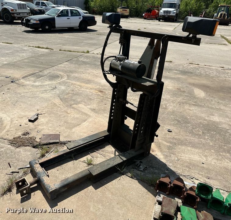 image for item LR9710 Snow plow mount