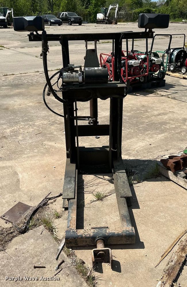 image for item LR9710 Snow plow mount