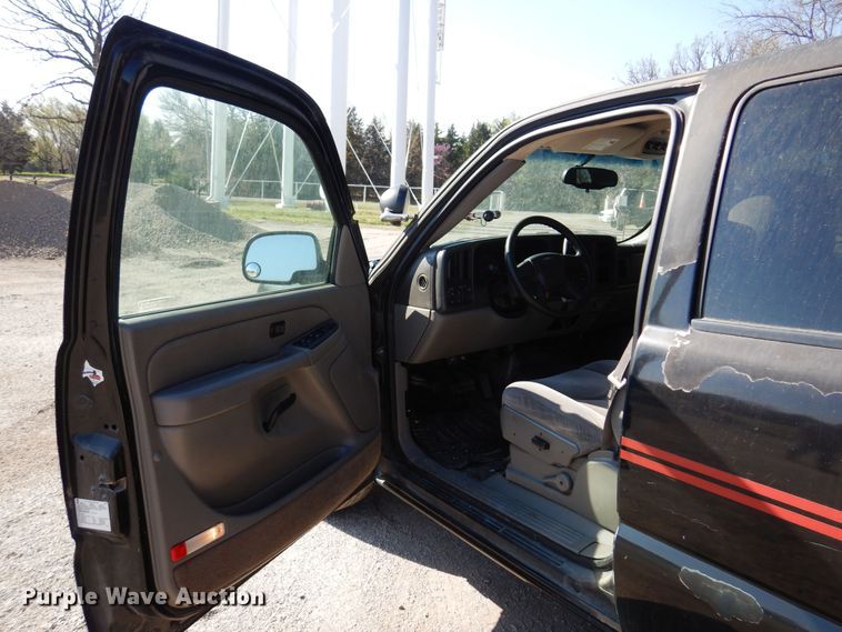 image for item LT9609 2005 Chevrolet Tahoe  SUV