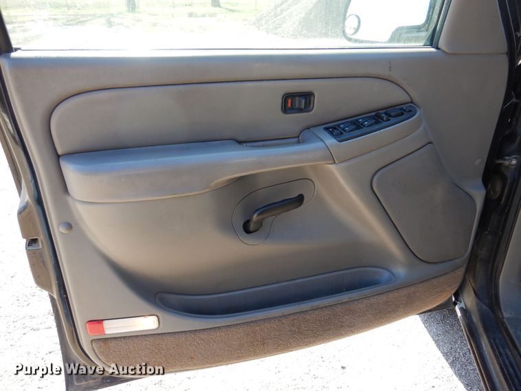 image for item LT9609 2005 Chevrolet Tahoe  SUV