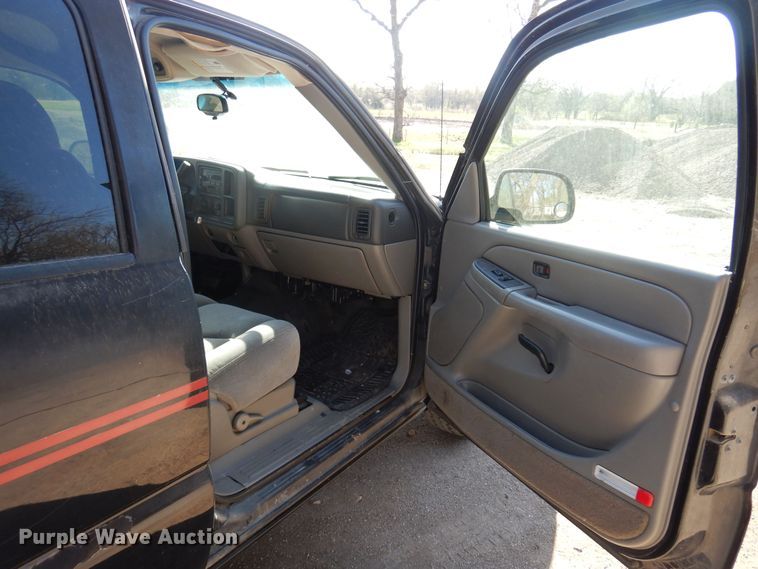 image for item LT9609 2005 Chevrolet Tahoe  SUV