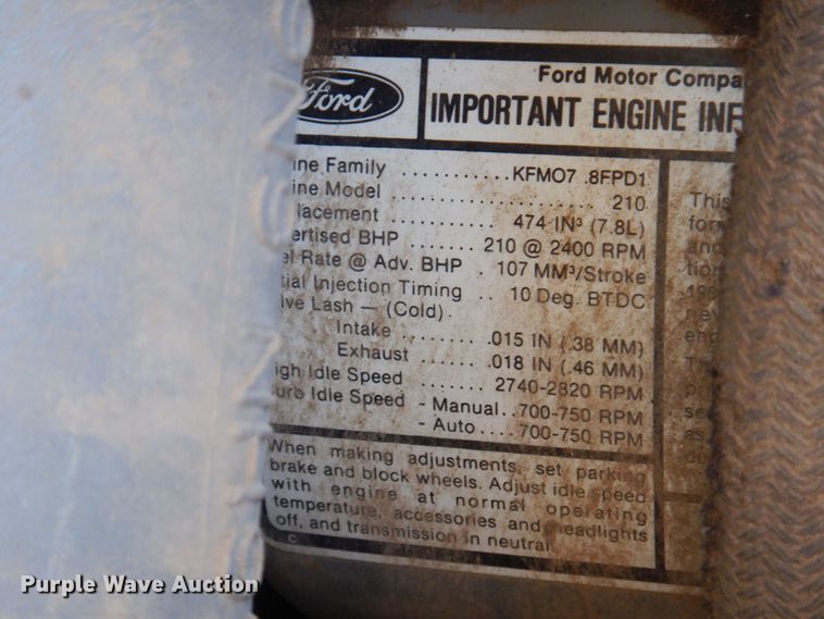 image for item LT9611 1990  Ford F800  oil distributor truck