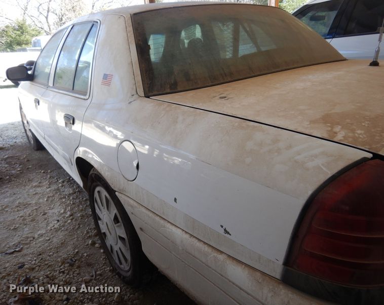 image for item LT9612 2008 Ford Crown Victoria Police Interceptor
