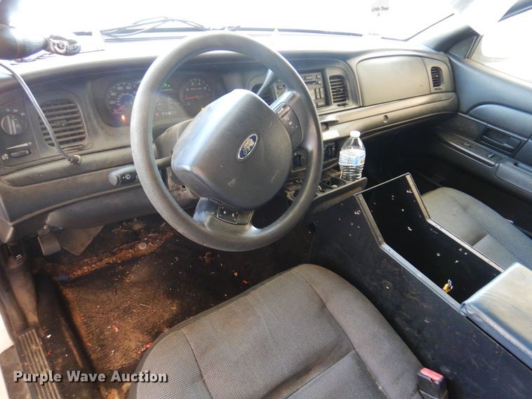 image for item LT9612 2008 Ford Crown Victoria Police Interceptor