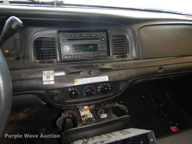 image for item LT9612 2008 Ford Crown Victoria Police Interceptor