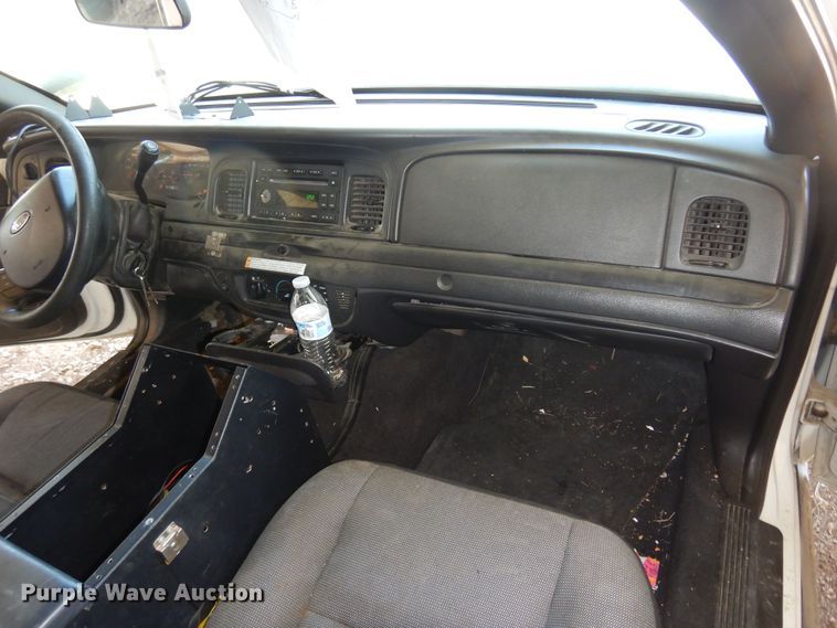 image for item LT9612 2008 Ford Crown Victoria Police Interceptor