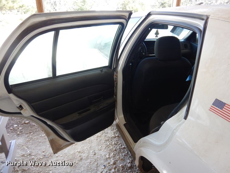 image for item LT9612 2008 Ford Crown Victoria Police Interceptor