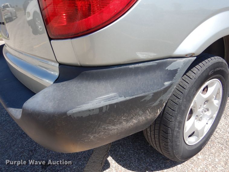 image for item LT9613 2003 Dodge Caravan  van