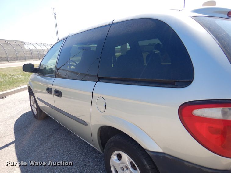 image for item LT9613 2003 Dodge Caravan  van