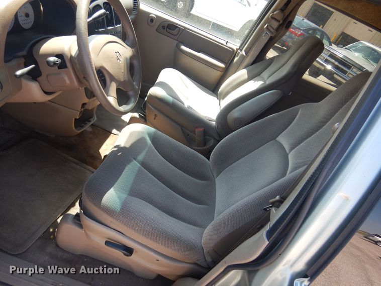 image for item LT9613 2003 Dodge Caravan  van