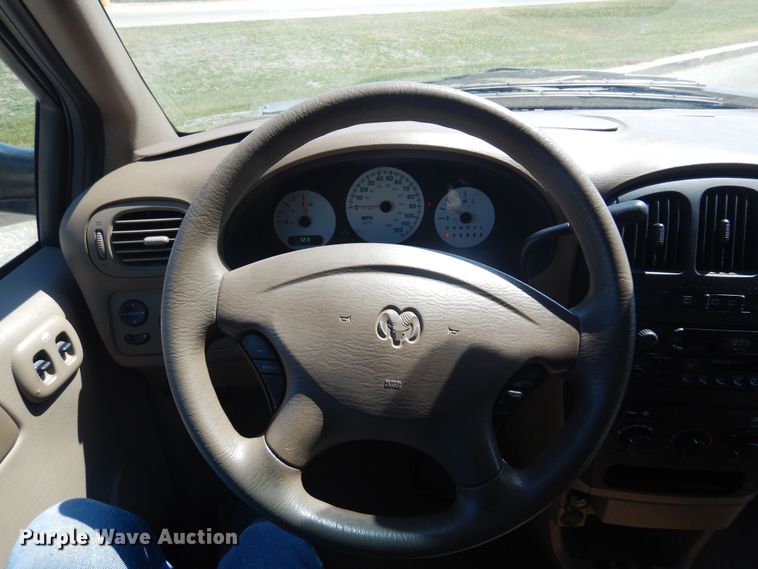 image for item LT9613 2003 Dodge Caravan  van