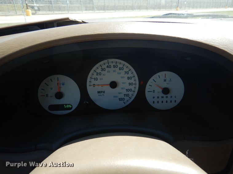 image for item LT9613 2003 Dodge Caravan  van