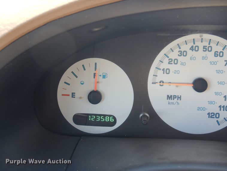 image for item LT9613 2003 Dodge Caravan  van