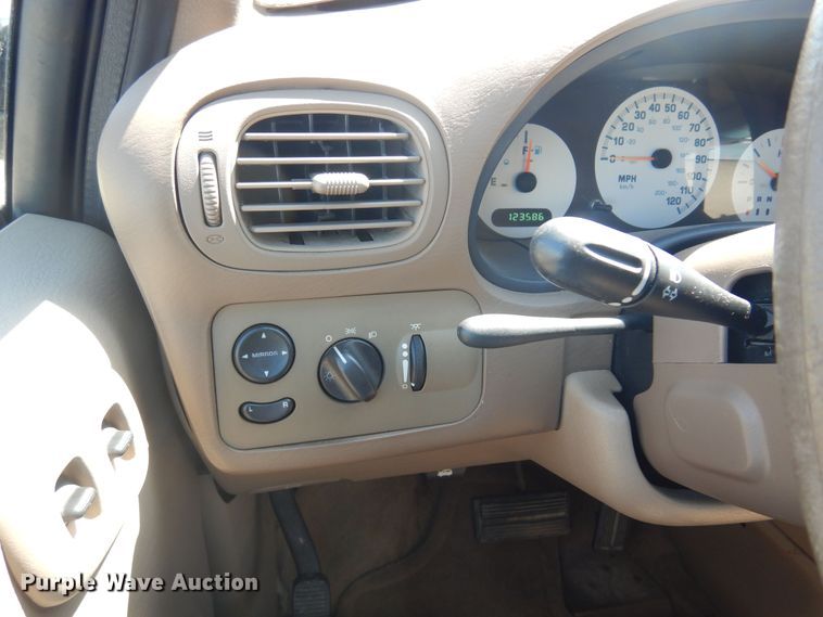 image for item LT9613 2003 Dodge Caravan  van