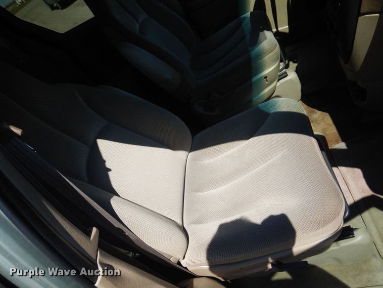 image for item LT9613 2003 Dodge Caravan  van