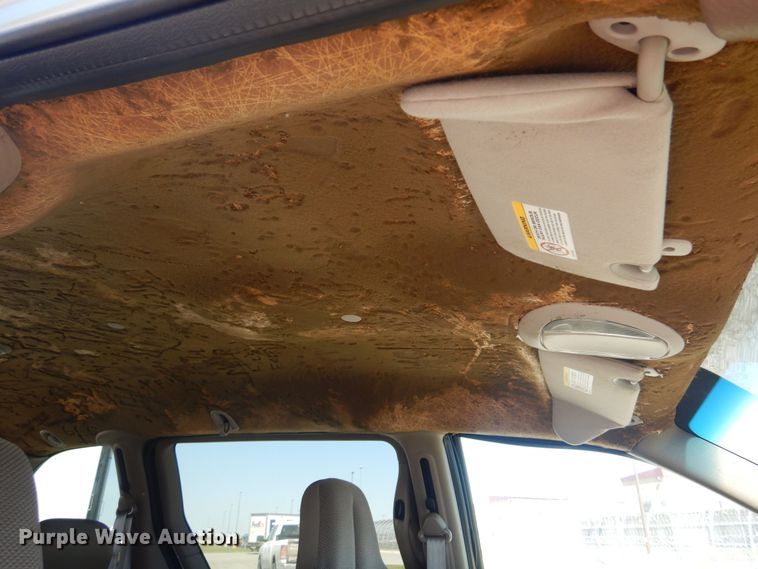 image for item LT9613 2003 Dodge Caravan  van