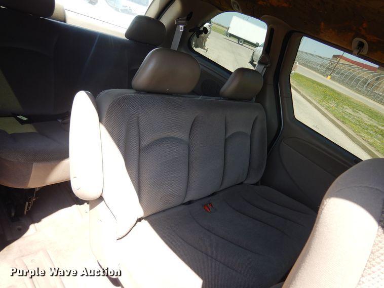 image for item LT9613 2003 Dodge Caravan  van