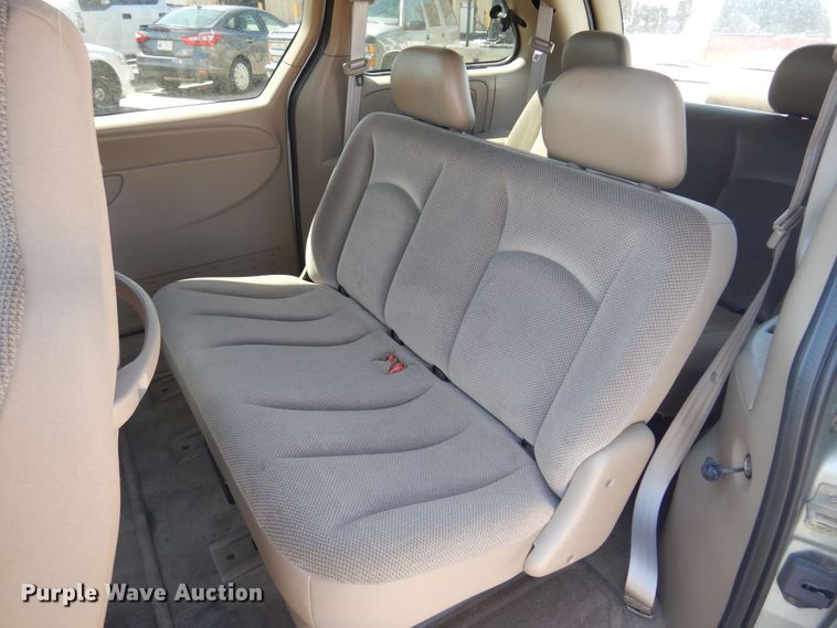 image for item LT9613 2003 Dodge Caravan  van