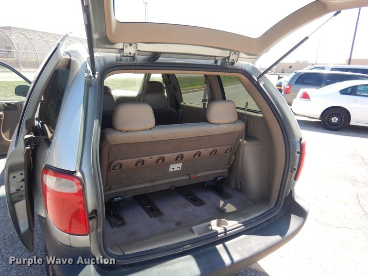 image for item LT9613 2003 Dodge Caravan  van