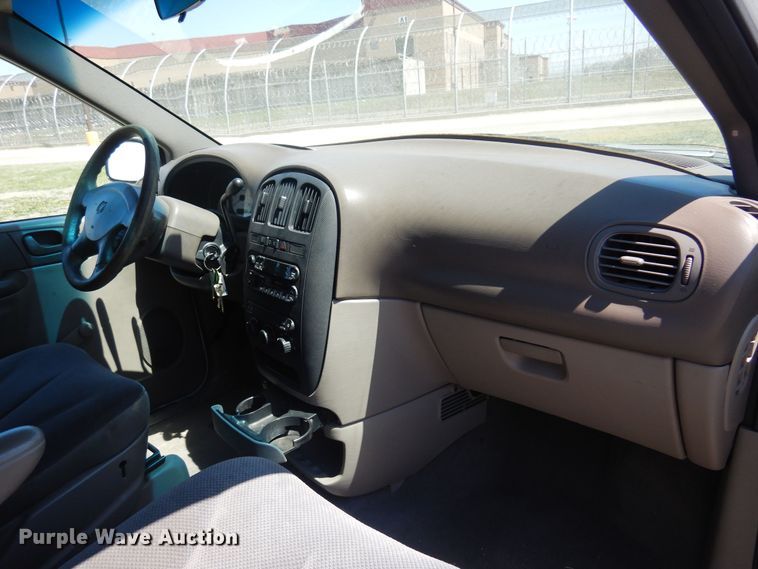 image for item LT9614 2001 Dodge Caravan  van