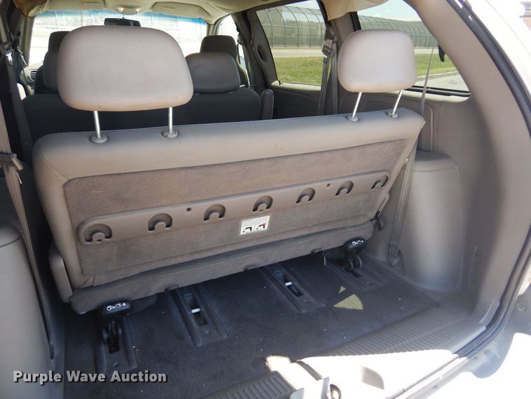 image for item LT9614 2001 Dodge Caravan  van