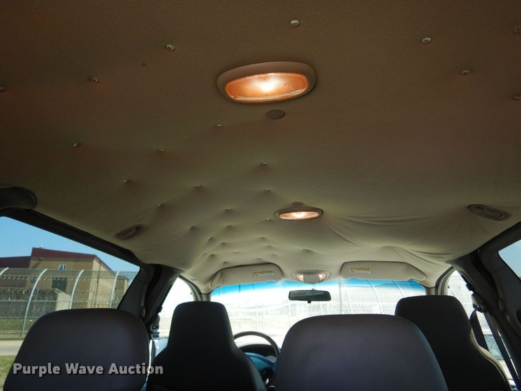 image for item LT9614 2001 Dodge Caravan  van