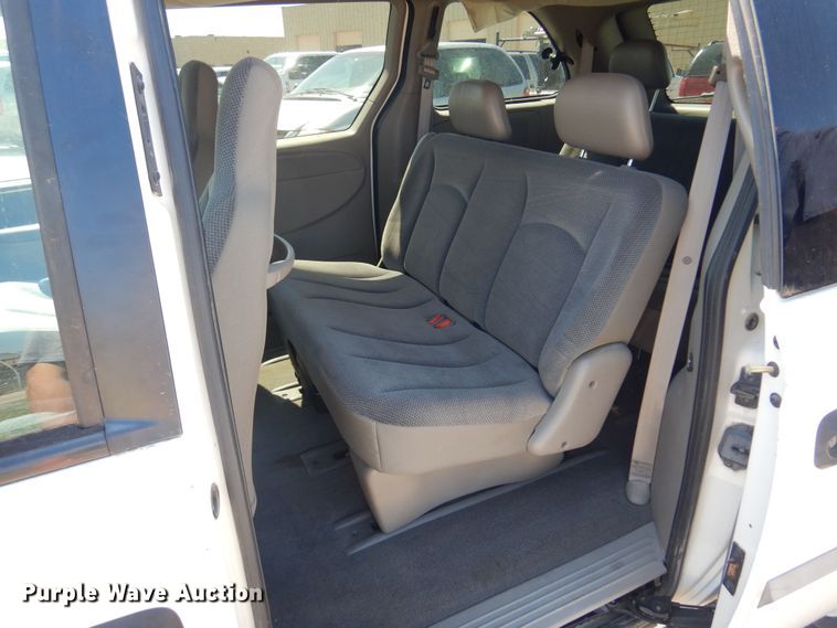 image for item LT9614 2001 Dodge Caravan  van