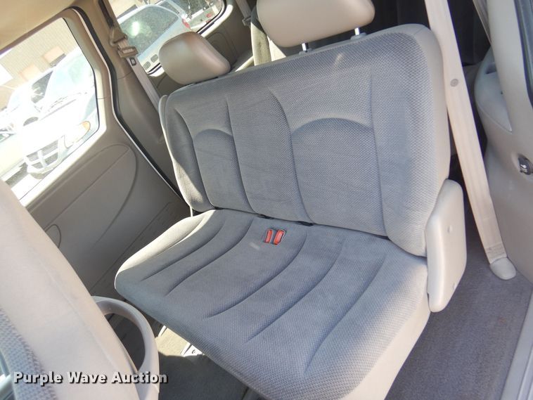 image for item LT9614 2001 Dodge Caravan  van