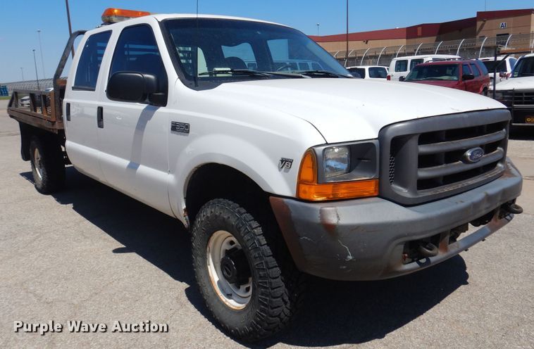 image for item LT9616 2000  Ford F350 Super Duty  Crew Cab flatbed pickup truck