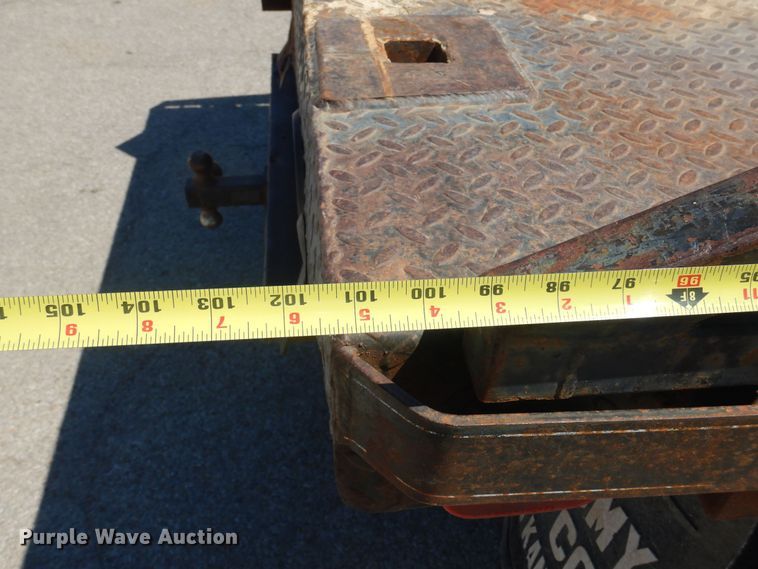 image for item LT9616 2000  Ford F350 Super Duty  Crew Cab flatbed pickup truck