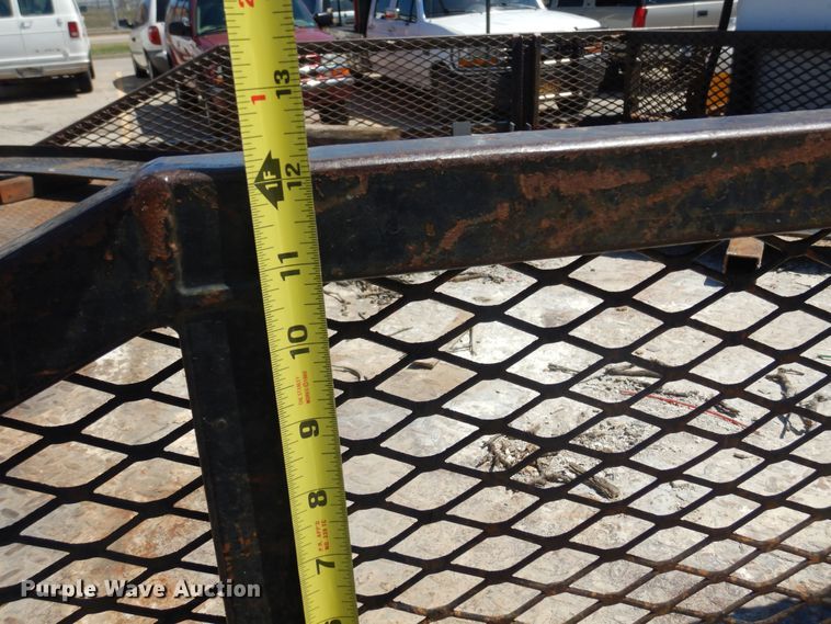 image for item LT9616 2000  Ford F350 Super Duty  Crew Cab flatbed pickup truck