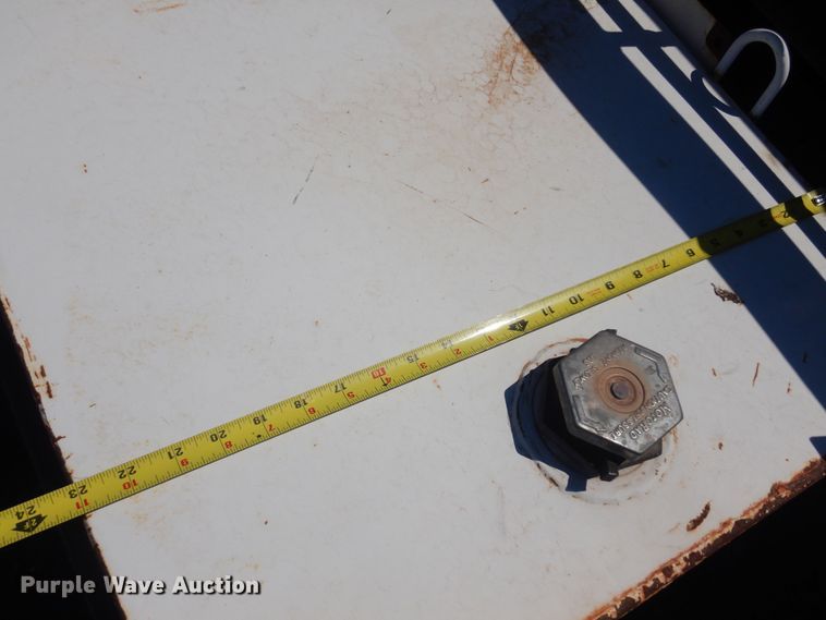 image for item LT9616 2000  Ford F350 Super Duty  Crew Cab flatbed pickup truck