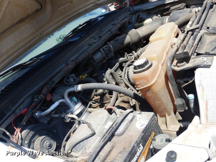 image for item LT9616 2000  Ford F350 Super Duty  Crew Cab flatbed pickup truck