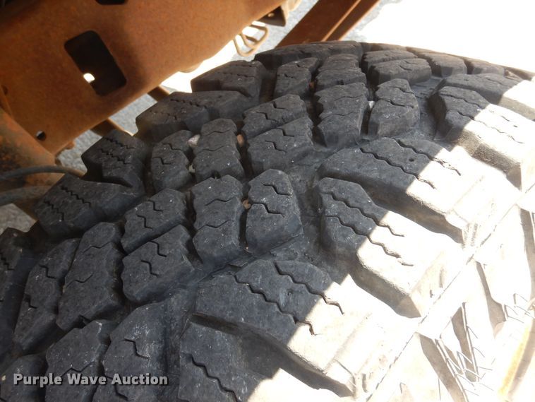 image for item LT9616 2000  Ford F350 Super Duty  Crew Cab flatbed pickup truck