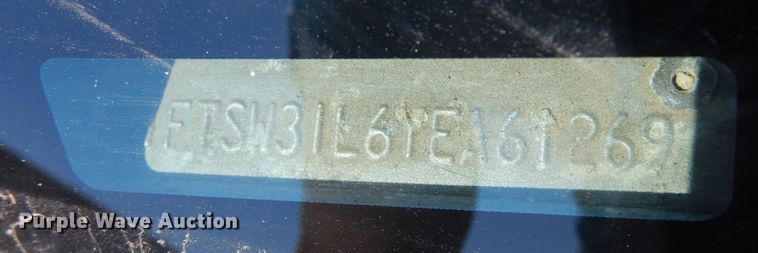 image for item LT9616 2000  Ford F350 Super Duty  Crew Cab flatbed pickup truck