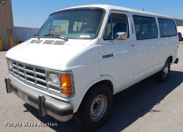 image for item LT9617 1991 Dodge Ram Wagon 350  van