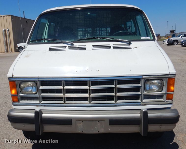 image for item LT9617 1991 Dodge Ram Wagon 350  van