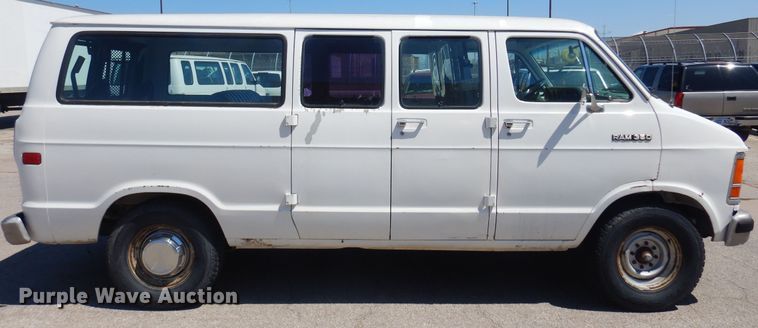 image for item LT9617 1991 Dodge Ram Wagon 350  van