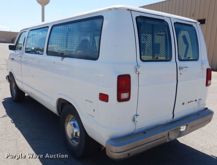 image for item LT9617 1991 Dodge Ram Wagon 350  van