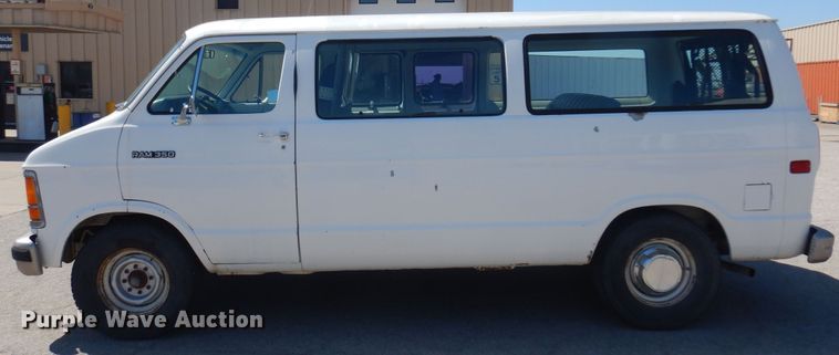 image for item LT9617 1991 Dodge Ram Wagon 350  van