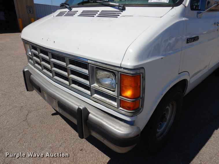 image for item LT9617 1991 Dodge Ram Wagon 350  van