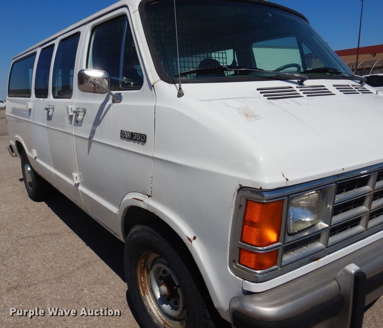image for item LT9617 1991 Dodge Ram Wagon 350  van