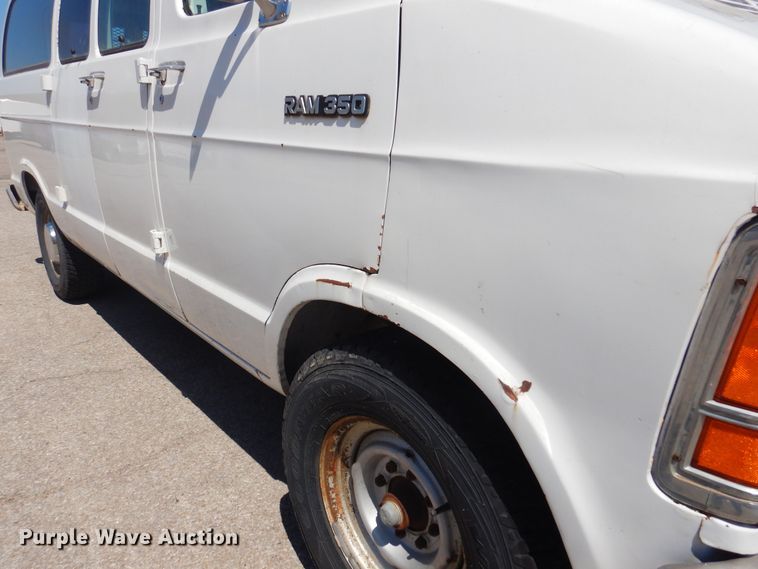 image for item LT9617 1991 Dodge Ram Wagon 350  van