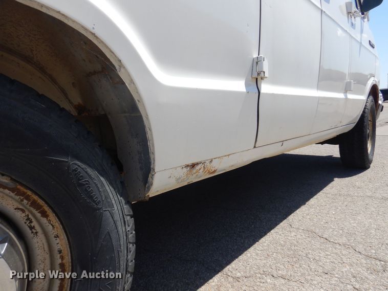 image for item LT9617 1991 Dodge Ram Wagon 350  van