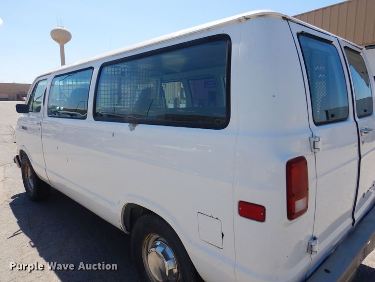 image for item LT9617 1991 Dodge Ram Wagon 350  van