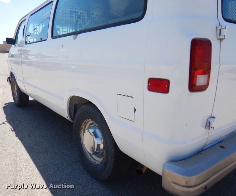 image for item LT9617 1991 Dodge Ram Wagon 350  van