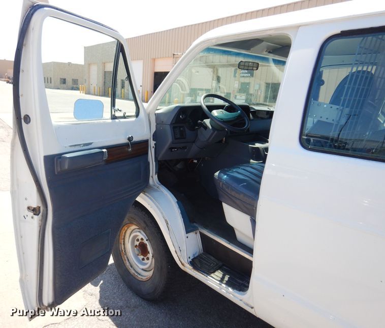 image for item LT9617 1991 Dodge Ram Wagon 350  van