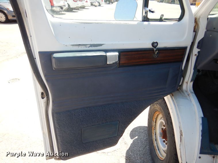 image for item LT9617 1991 Dodge Ram Wagon 350  van