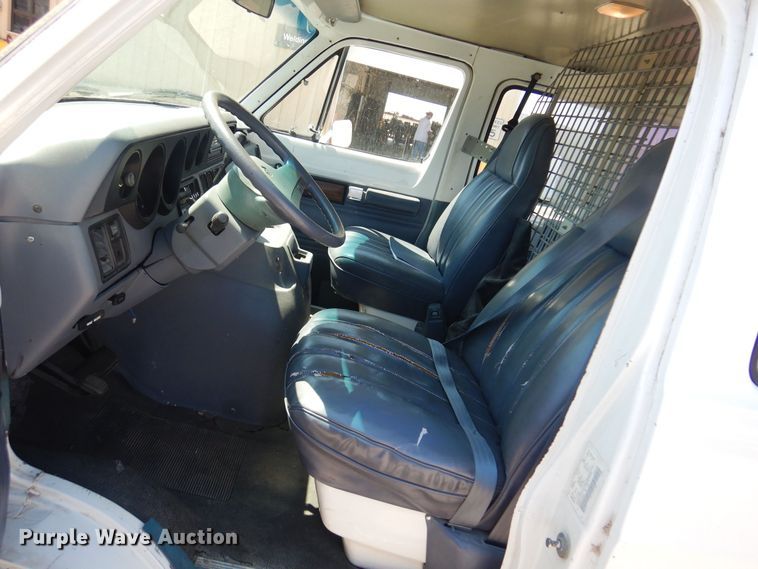 image for item LT9617 1991 Dodge Ram Wagon 350  van